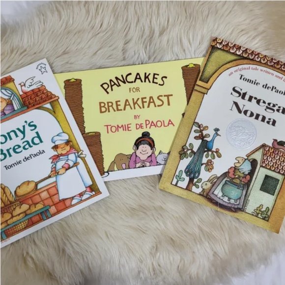 Tomie dePaola Book Bundle - Picture 1 of 2